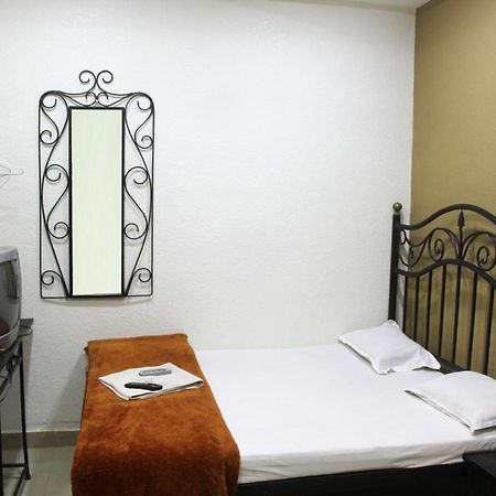 Hotel Preetam Aurangabad Kültér fotó