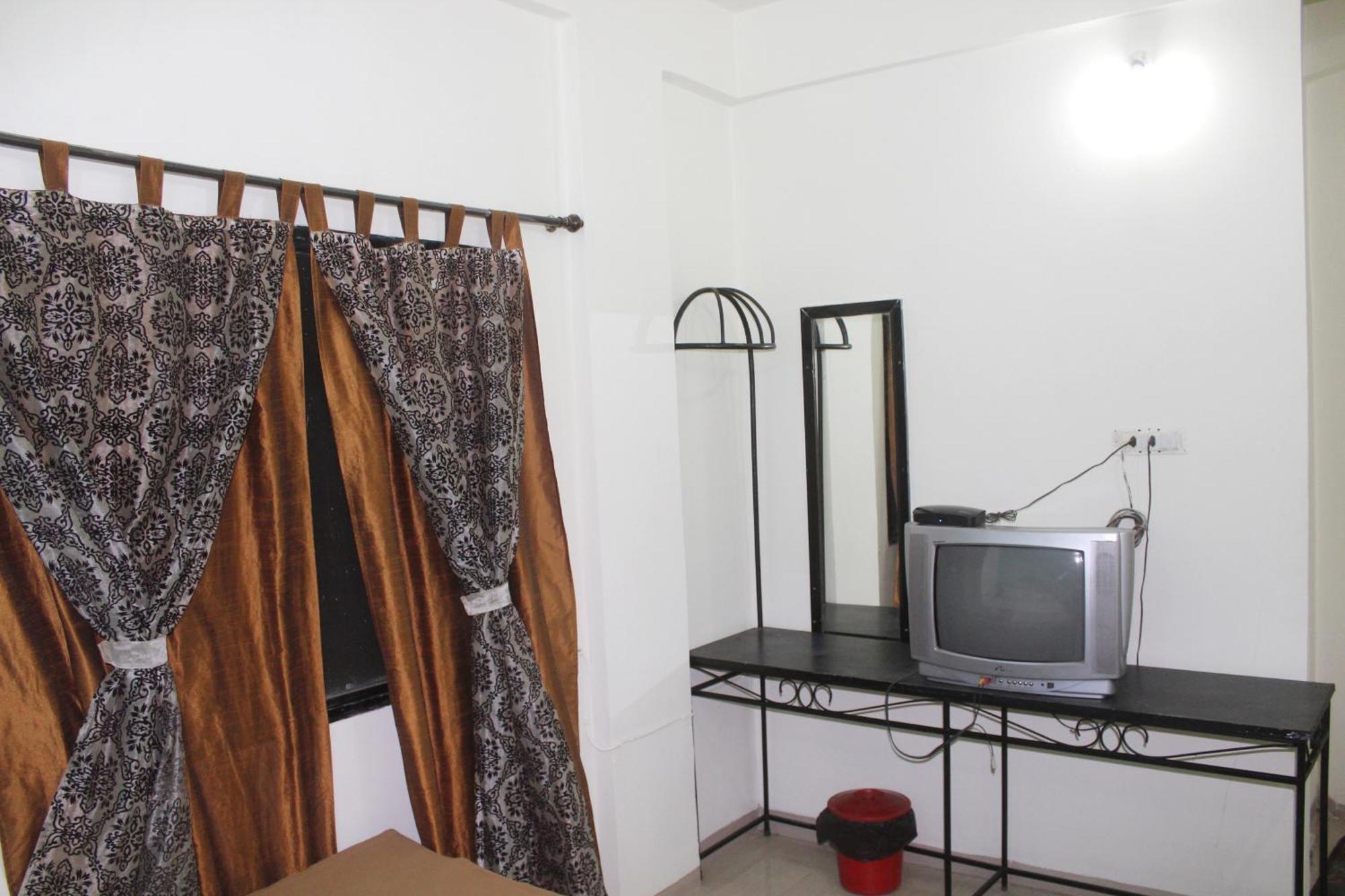 Hotel Preetam Aurangabad Kültér fotó