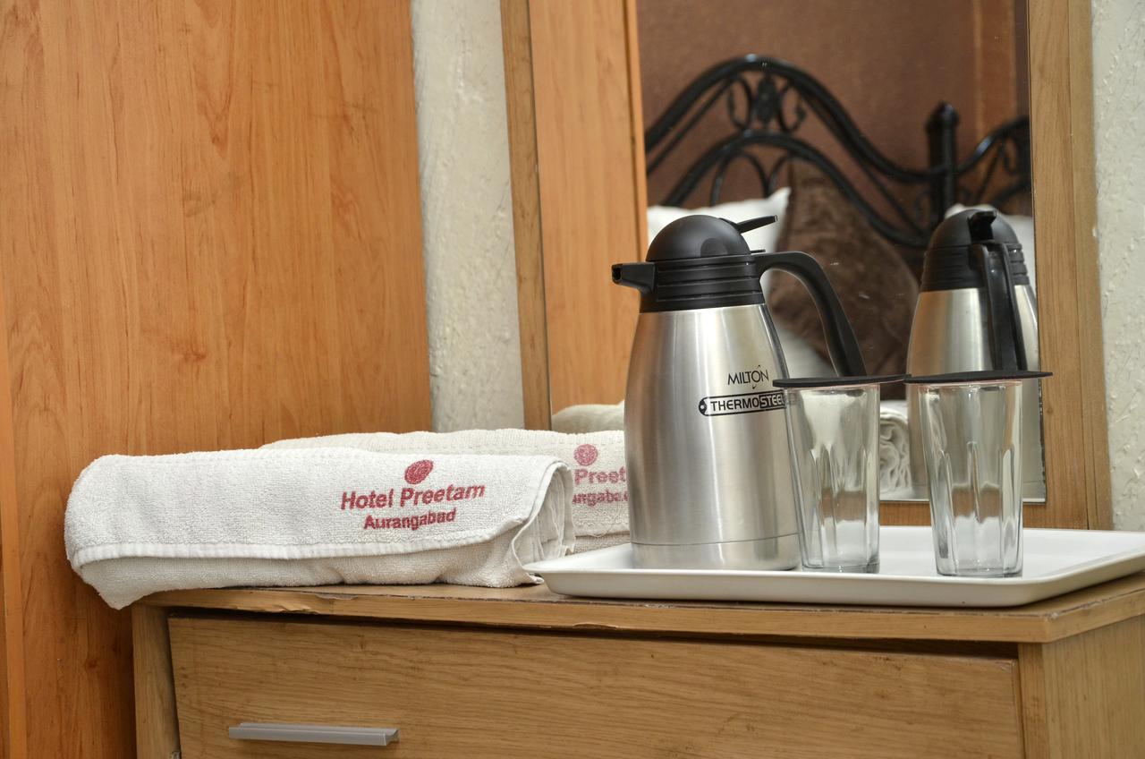 Hotel Preetam Aurangabad Kültér fotó